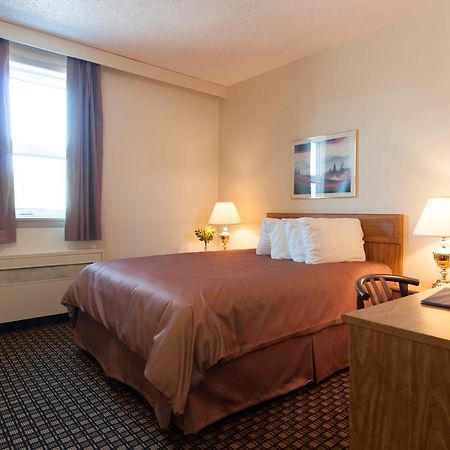 וויניפג Assiniboine Gordon Inn On The Park מראה חיצוני תמונה