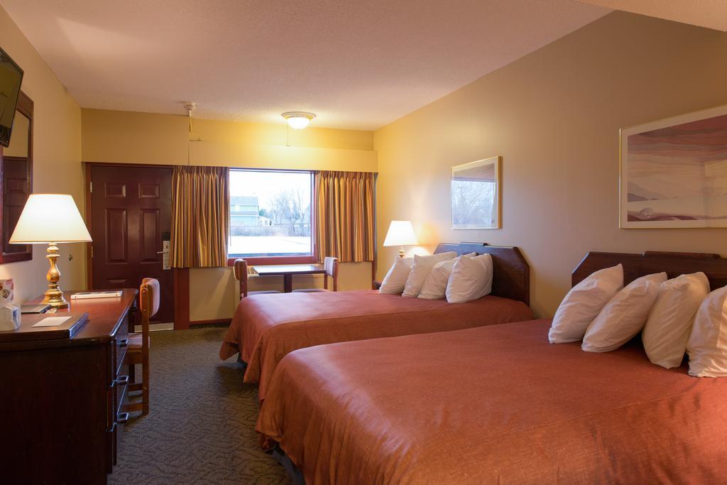 וויניפג Assiniboine Gordon Inn On The Park מראה חיצוני תמונה